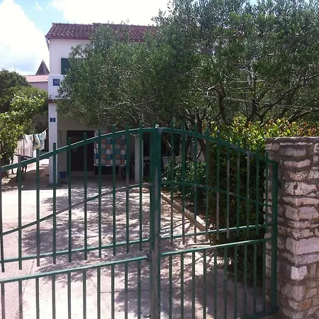 Apartment Gvardiol Preko